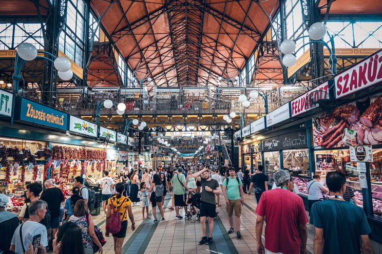Óriási változás minden élelmiszerboltban, tilos lesz ezentúl így árulni a termékeket, a magyarok kedvencéről van szó