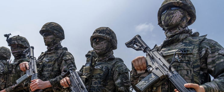 Vészjósló hír érkezett, soroznak a szomszédban, már a magyar szépség is háborúra készül