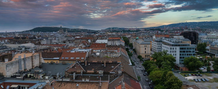Irtózatos füstfelhő jelent meg Budapest felett, világvége hangulat a fővárosban