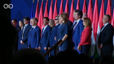 Megdöbbentő fotó került elő a Tisza Párt leghíresebb jelöltjéről, Menczer Tamás buktatta le