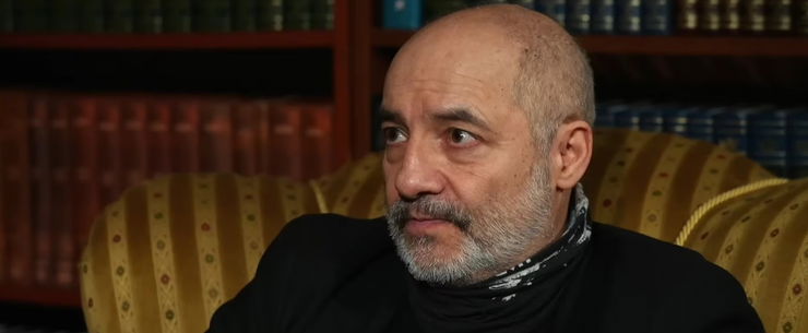 Ezt tette Rudolf Péter édesanyja, hogy legyen hol lakniuk, förtelmes családi titokra derült fény