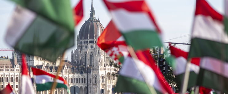 Nem akármit rögzített a fideszes politikus kamerája az utcán, megdöbbentőbb videó már nem kerül elő a kampányban