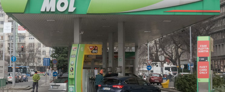 Valójában ekkora benzinár-emelkedés jöhet, százezreket lepett meg a szakértő száma