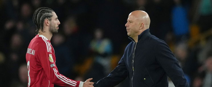 Budapest mentheti meg a kirúgástól Szoboszlai Dominik edzőjét, Arne Slot-ot