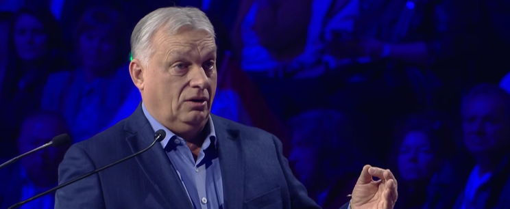 Nem semmi, melyik magyar híresség jelent meg Orbán Viktor előtt a DPK-gyűlés színpadán Debrecenben