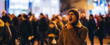 Durva támadás Kápolnásnyéken, kegyetlen módon rontottak rá egy Fidesz aktivistára