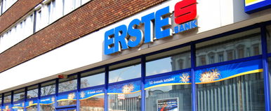 Rendkívüli hírt közölt az Erste és az MBH Bank az ügyfeleivel, százezreket érint a bejelentés