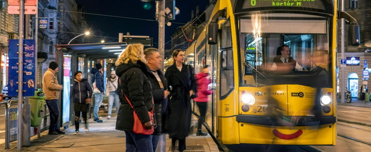 Megint rajtunk röhög az internet, furcsa jelenetet fotóztak a budapesti forgalomban