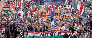 Putyinnak üzent élő adásban a magyar híresség a Békemeneten, lefagytak szavaitól a nézők