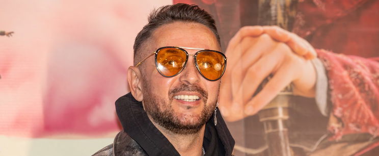 A közönséget csitította a koncertjén Majka, elhatárolódott attól, amit kiabáltak neki