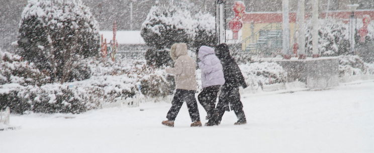 Rendkívüli havazás rázta meg az országot, özönlenek a videók, ez az országrész borult fehérbe