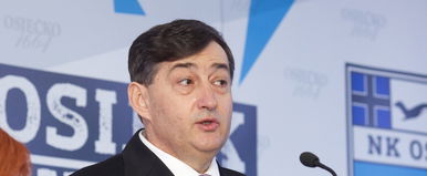 Gigantikus botrány, Mészáros Lőrinc képei sorakoznak az ukrán-magyar határon