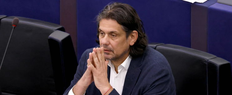 Fiával mutatkozott a Fidesz csúcspolitikusa, az emberek lélegzete elállt a hasonlóságtól