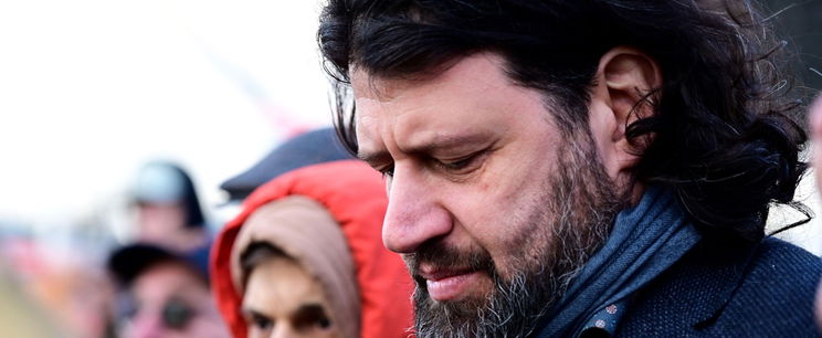 Így jelent meg a Békemeneten Puzsér Róbert, iszonyatos videó került elő