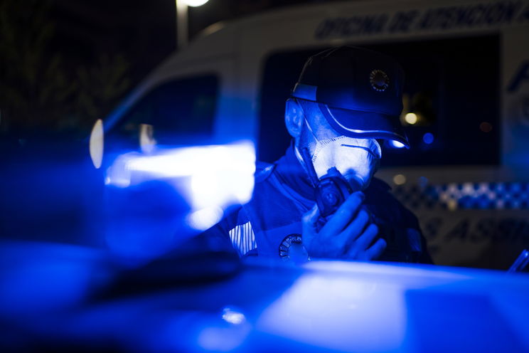 Retteg a magyar híresség, lefejezéssel fenyegette meg a zaklatója