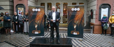 Fegyverrel fenyegették meg a magyar hírességet, hátborzongató részleteket osztott meg