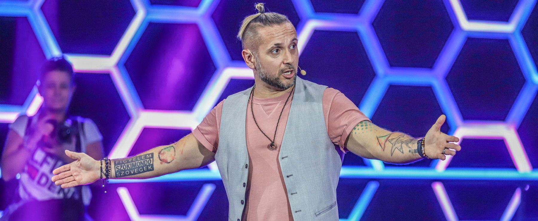 Majka attól retteg, hogy elveszik az útlevelét, ezért került bajba