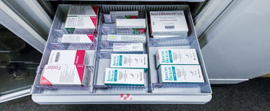 „Jó, de lehet rá alkoholt inni?” – Rendkívüli titok derült ki erről a gyógyszerről, azonnal dobd a kukába