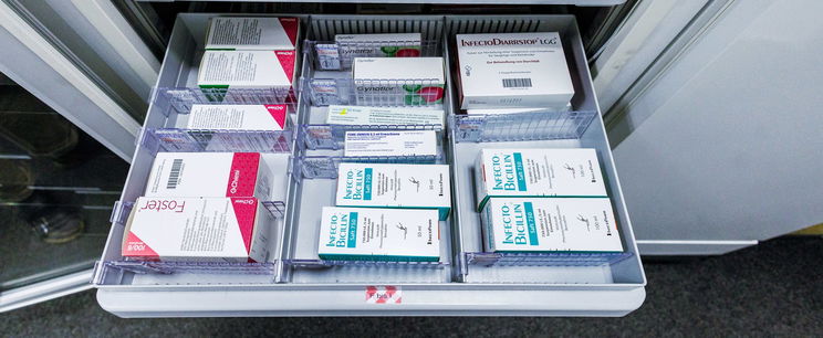 „Jó, de lehet rá alkoholt inni?” – Rendkívüli titok derült ki erről a gyógyszerről, azonnal dobd a kukába