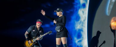 Sötét titok derült ki Tóth Gabi múltjáról, nem tud kimaradni a botrányokból az énekesnő