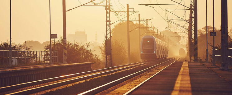 Lesifotó került elő a MÁV aranyozott szupervonatáról, milliárdokat ért a királyok vonata