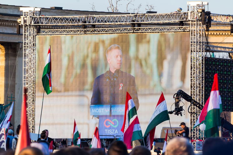 Kihívták Magyar Pétert, Molnár Áron komoly feladatot adott a TISZA Párt vezérének