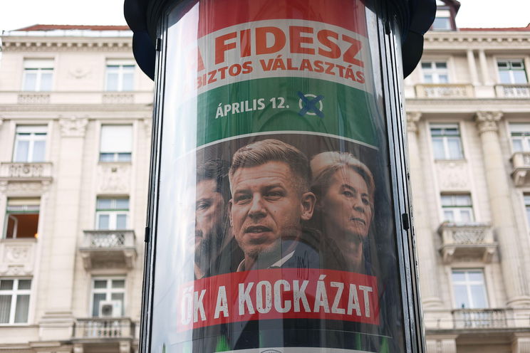 Ennyire még soha nem ment félre választási kampány, sorra érkeznek a fotók a magyar nagyvárosokból