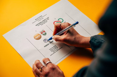 Újabb híresség szállt be a kampányba a Fidesz oldalán, példátlan módon jelentette be