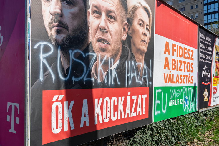 Folytatódik a balatoni TISZA-Fidesz botrány, már az egész ország egy családi házra figyel