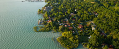 Fontos kérdést tettek fel a Balatonról, máris eldőlt az idei strandszezon