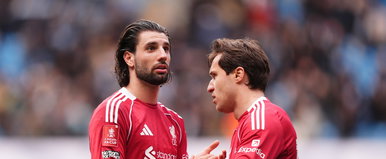 Szoboszlait rejtett kamera vette fel, rátámadt a szurkolókra, tettétől azonnal felrobbant a stadion