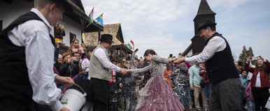 Ezekkel a locsolóversekkel idén kizárt, hogy üres kézzel menj haza, garantált a zsákmány