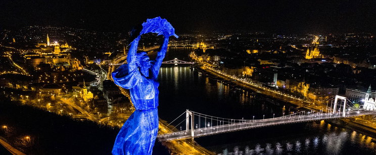 Furcsa szimbólumot szúrtak ki a Citadella megnyitóján, mindenki ugyanarra gondol