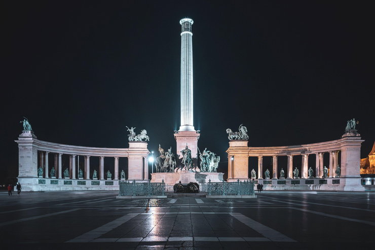 Megfagyott a levegő a Rendszerbontó Nagykoncerten, egy előadó durva szavakkal illette Puzsér Róbertet