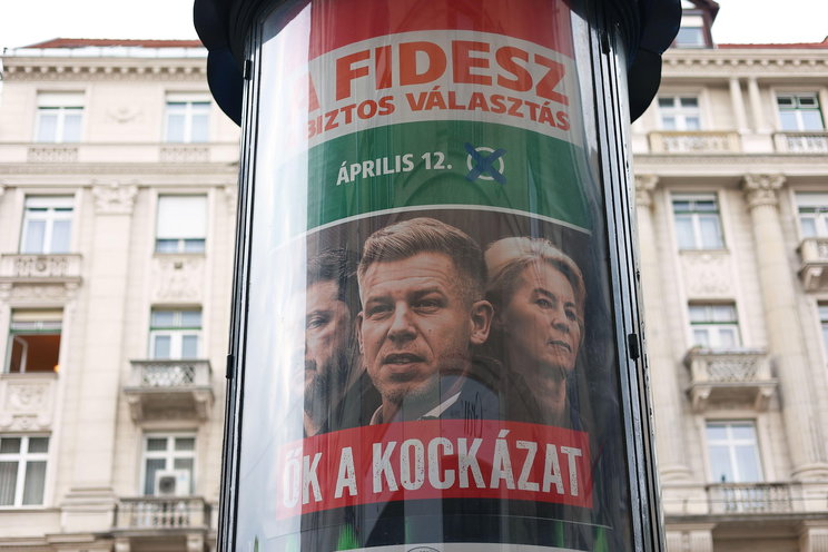 Nem fogsz hinni a szemednek, a magyar pártok titkos itallapja már a neten kering