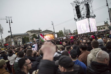 Megdöbbentek a külföldiek Rendszerbontó Nagykoncerttől, felkerült az internetre a véleményük