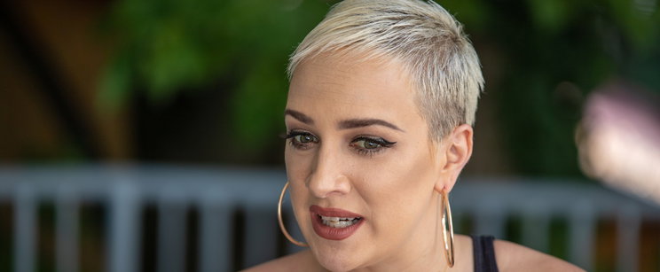 Nagy a baj Tóth Gabi választókörzetében, nagyon aggódhat az énekesnő