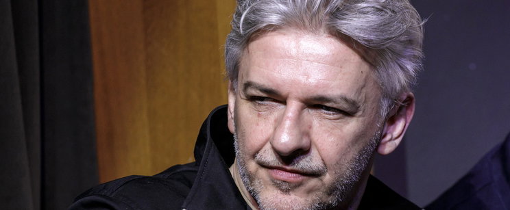 16 évnek kellett eltelnie, de Alföldi Róbert megdicsérte Orbán Viktort