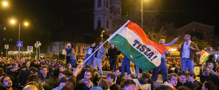 Példátlan baki a TV2 élő adásában a Tisza választási győzelme után, ezzel a videóval van tele az egész internet