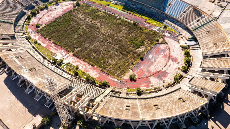 Elhagyatott, befejezetlen stadiont találtak Magyarországon, letaglózó a látvány