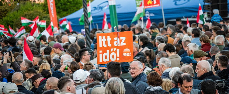 Máris megtért az egyik legnagyobb Fideszes influenszer, rendkívüli dolgot vettek észre a csatornáján