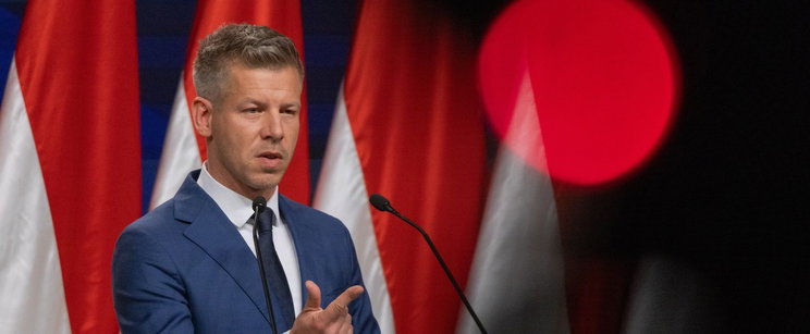 Mennydörgő bejelentkezés, ez volt Magyar Péter első mondata a Kossuth Rádióban, azonnal szót kért már az első kérdés előtt