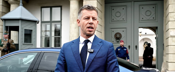 Lesivideó került elő Magyar Péterről, ahogy bemegy a köztársasági elnökhöz, olyat ordibált a tömeg, amit még nem hallottunk