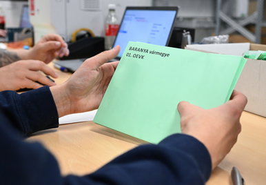 Ez Hann Endre eredeti végzettsége, ennél csak az első munkája meglepőbb