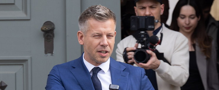 Durván nekiment a HírTV-nek Magyar Péter, retteghetnek a csatorna dolgozói?
