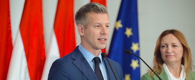 Magyar Péter fantasztikus luxusban él, először leshetünk be a miniszterelnök otthonába