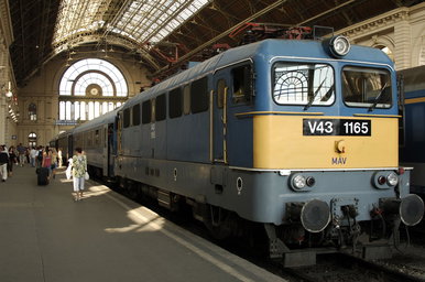 Vérlázító módon bánt egy kalauz egy idős nénivel, az egész kocsi összefogott a kaller ellen