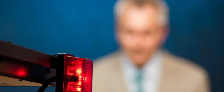 Szobafestőként látták külföldön a köztévé munkatársát, a magyaroknál még csak most kezdődik az a leszámolás, ami a lengyeleknél már visszafordíthatatlan