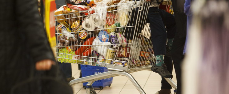 Komoly baj jön a boltokban, drasztikusan megdrágulnak ezek az alapélelmiszerek, rendkívüli az oka