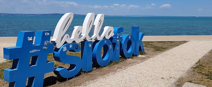 Nagy változások jönnek a Balatonnál, a Siófoki strandot és a MÁV-közlekedést is érintik a friss bejelentések